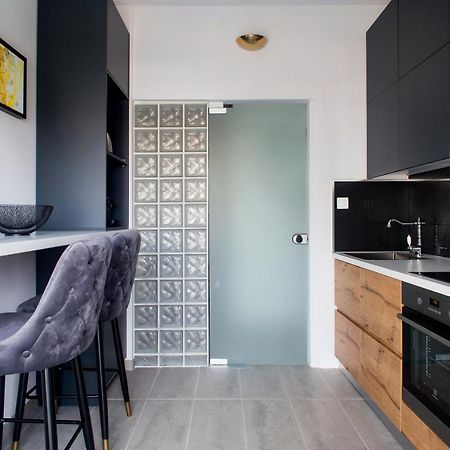 Athenalux Apartment Modern Bright Exterior photo